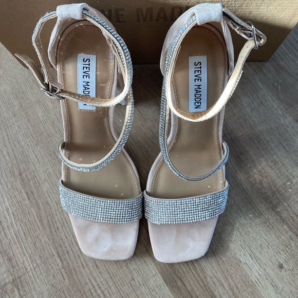 Steve Madden Suede Heels - Picture 1 of 4